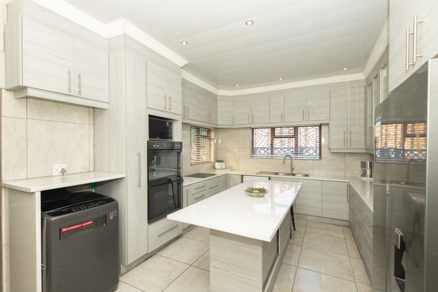 3 Bedroom Property for Sale in Ravensmead Western Cape